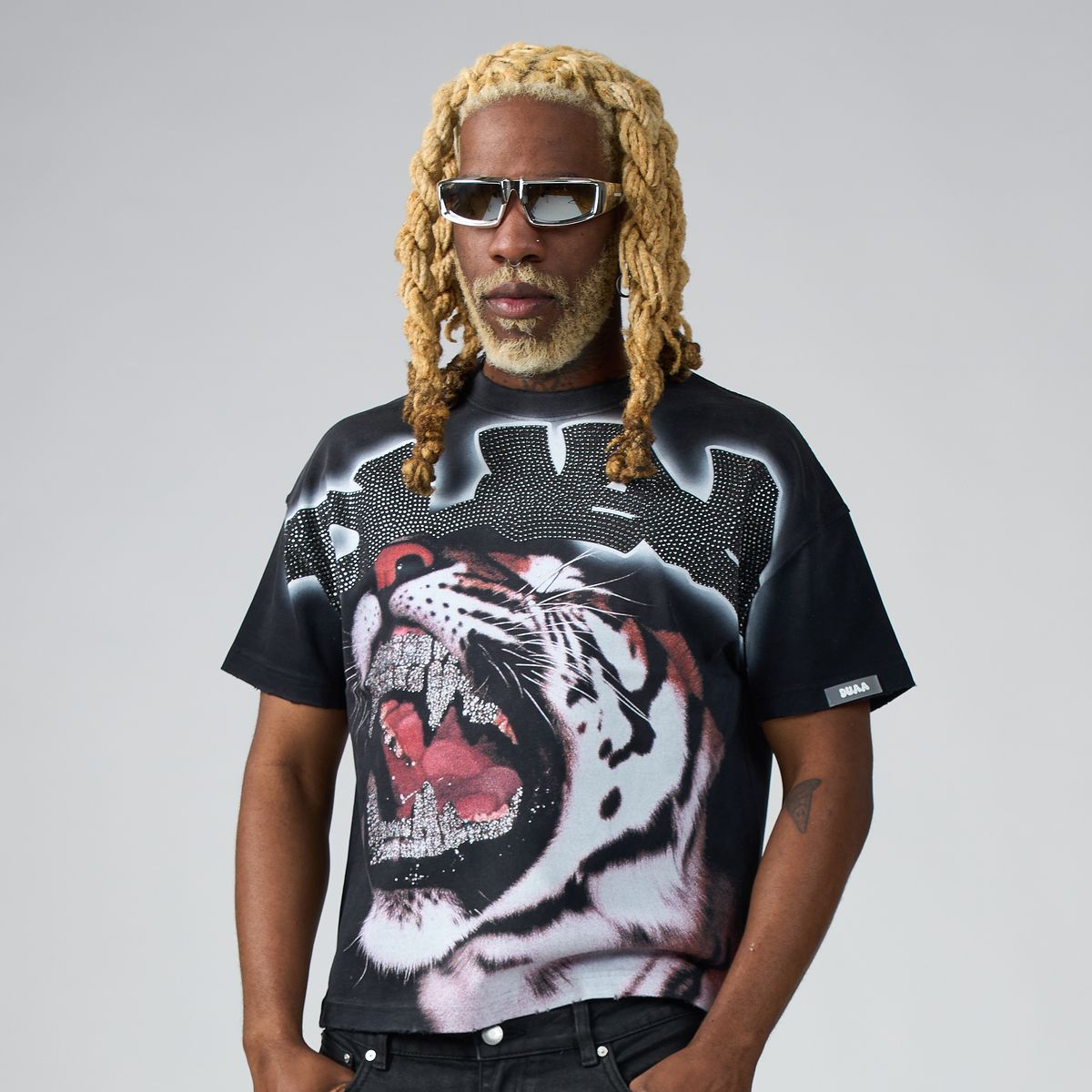 DUAA GRILL TEE
Black