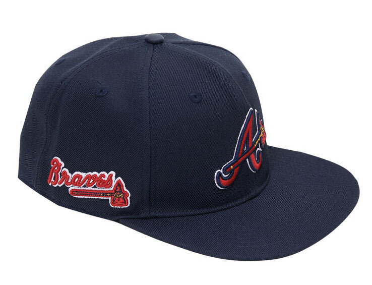 ATLANTA BRAVES LOGO SNAPBACK HAT Pro Standard Navy Blue