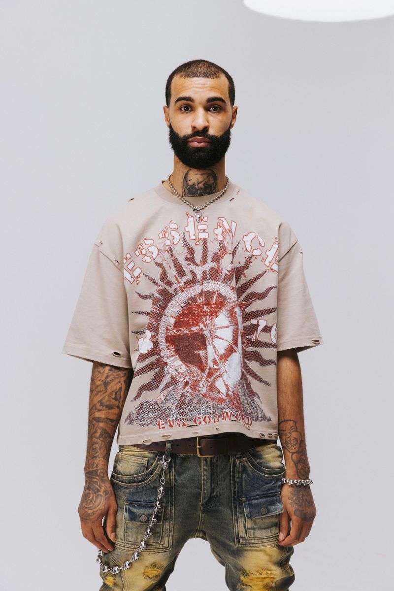 ESSENCE - MOST HIGH CROP T-SHIRT