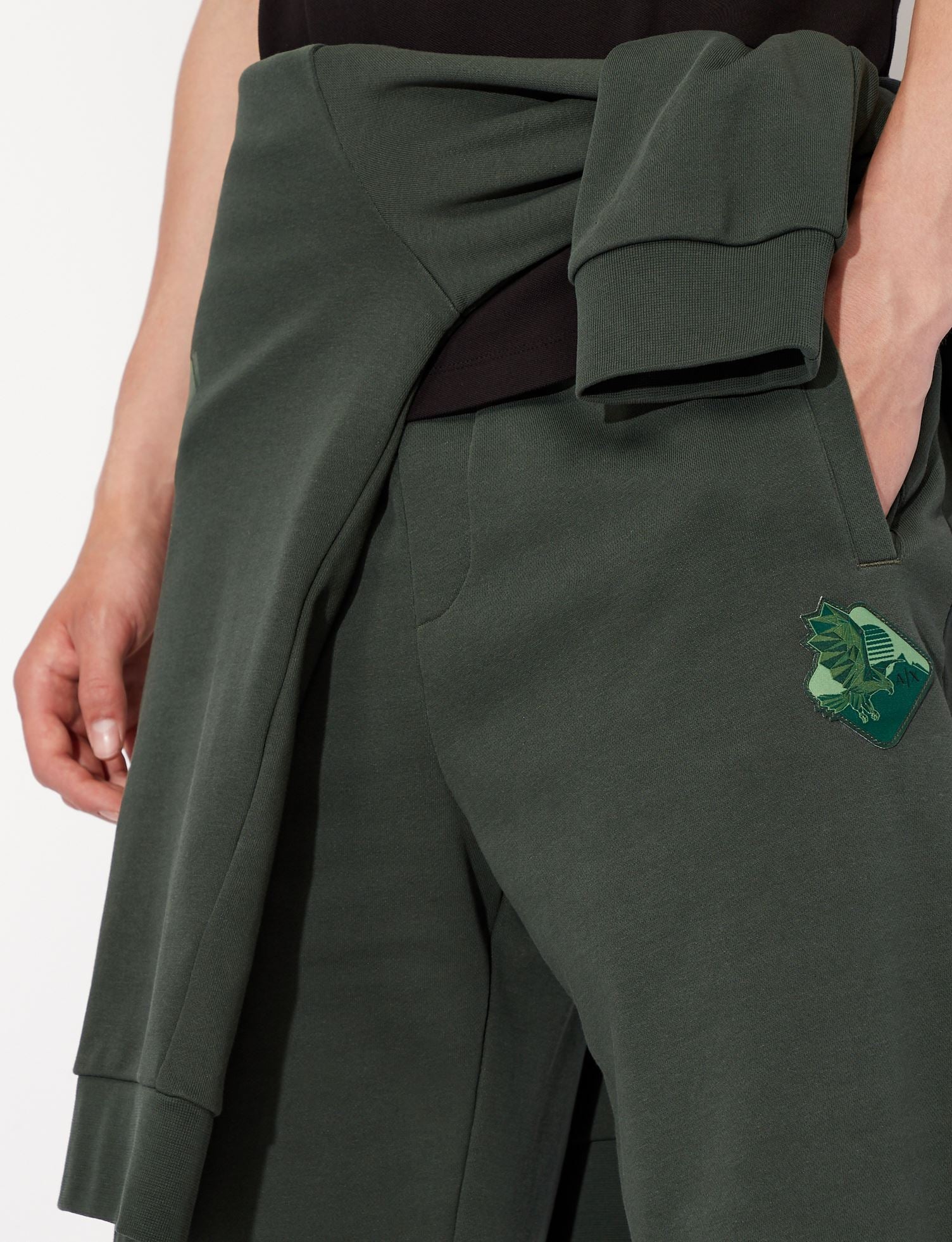 ARMANI EXCHANGE EAGLE PATCH JOGGER SWEATPANTS GREEN