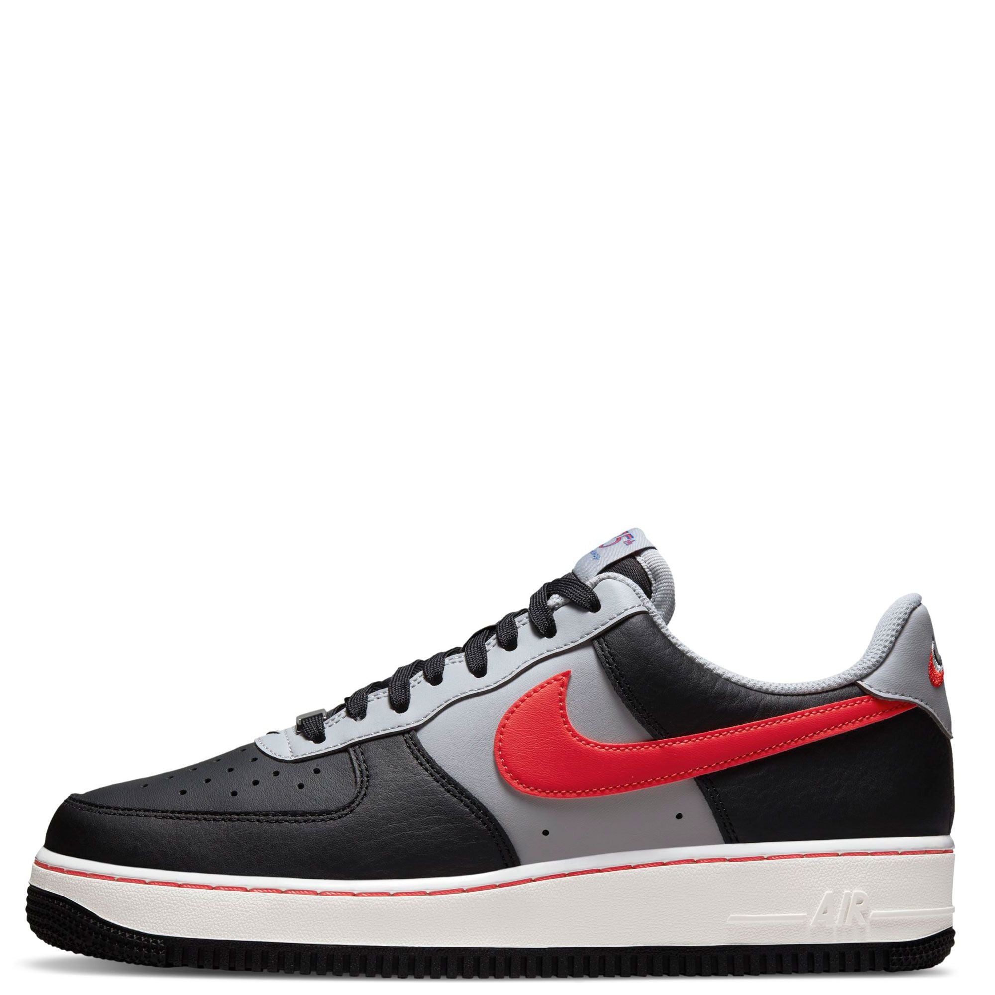 NIKE
AIR FORCE 1 '07 LV8