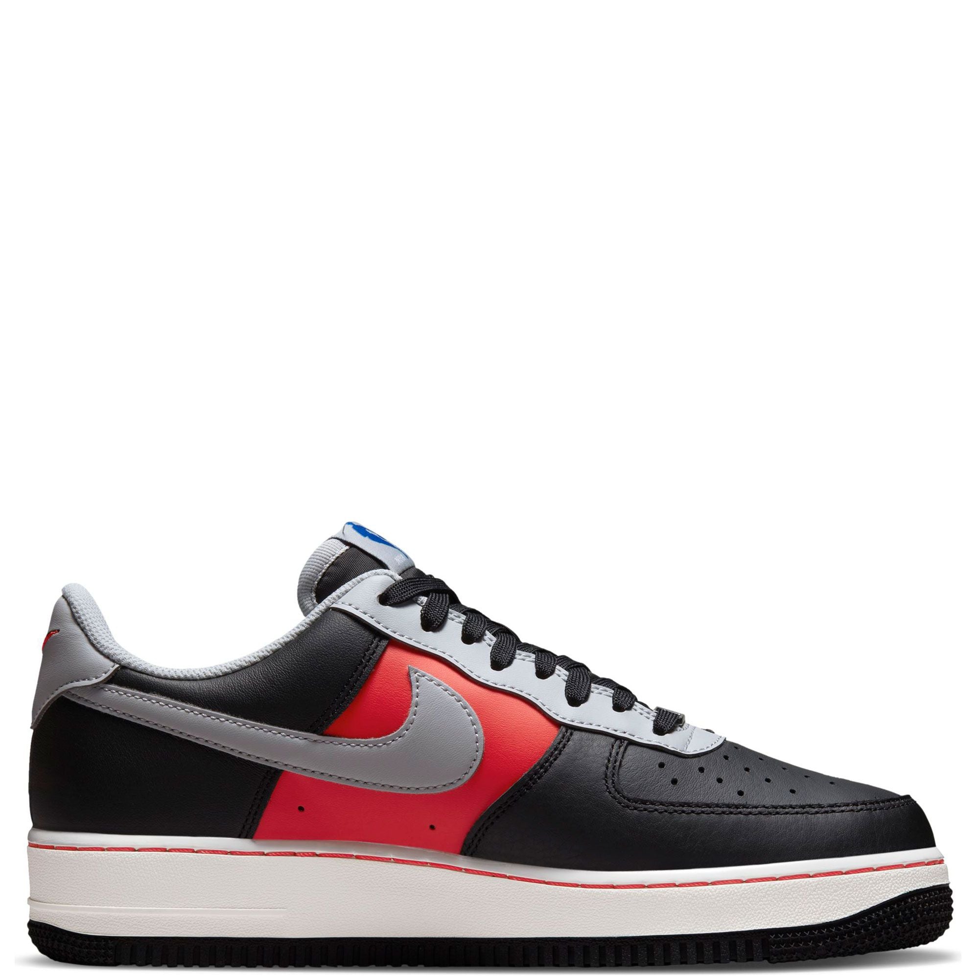 NIKE
AIR FORCE 1 '07 LV8