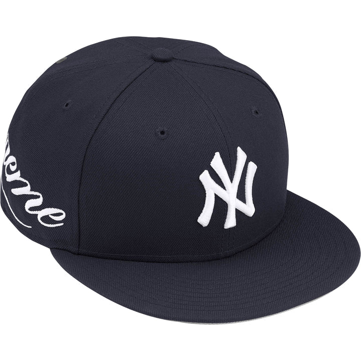 Supreme®/New York
Yankees™ New Era® Navy/White