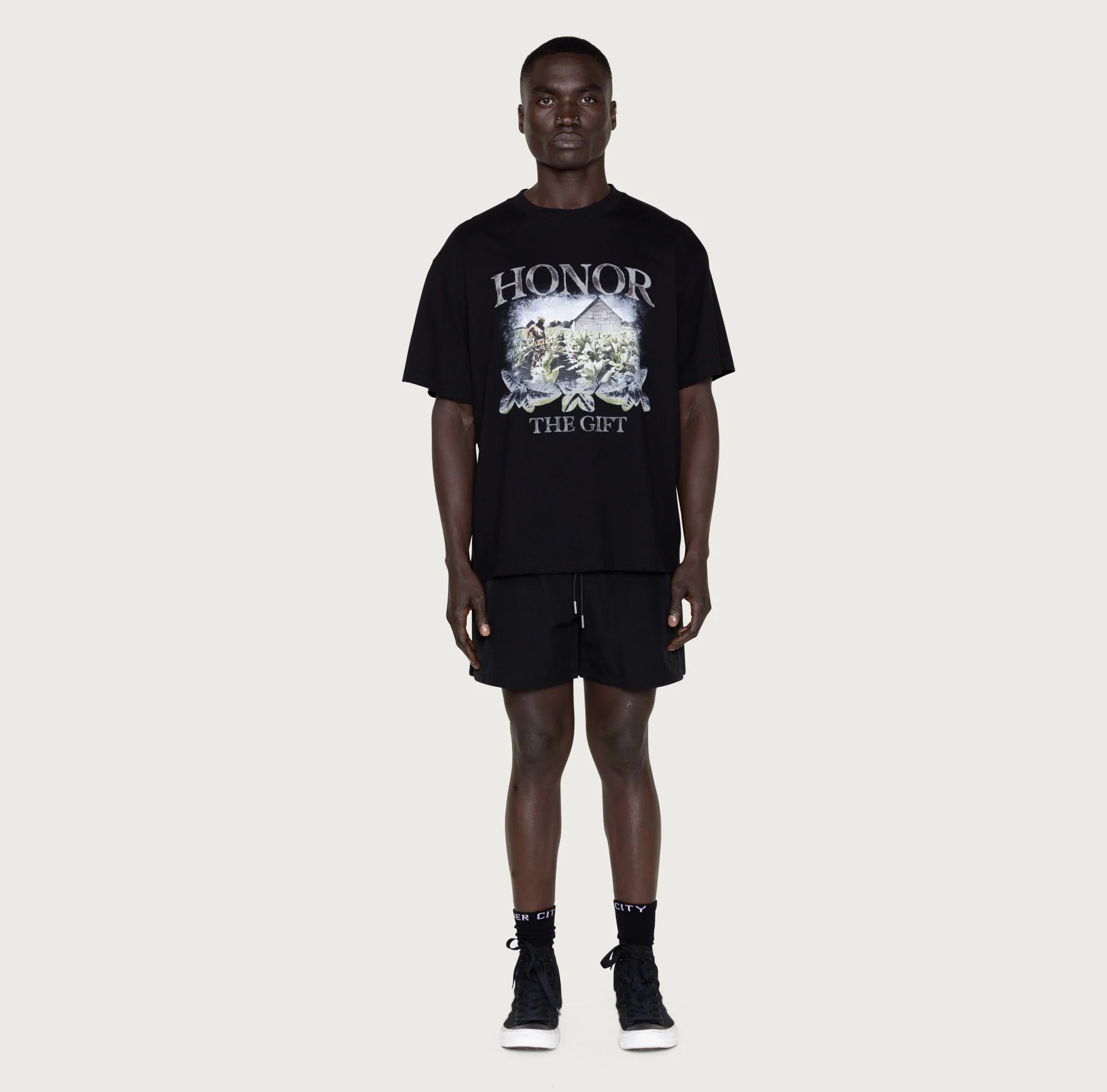 Honor the gift Tobacco Field T-Shirt - Black